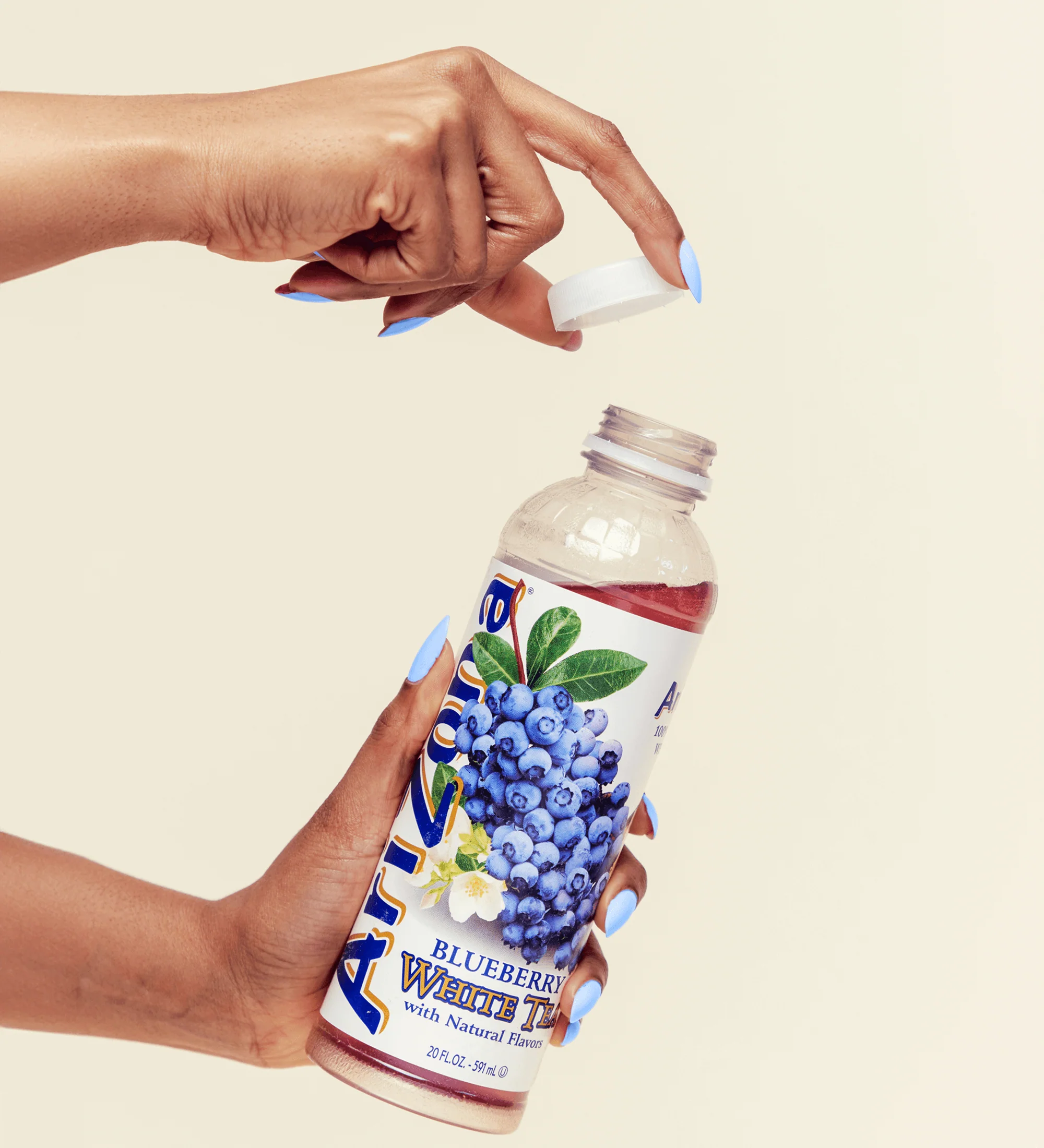 547-blueberry-white-tea-20-oz.-tall-boy-12-pack-2.webp Blueberry White Tea | 20 oz. Tall Boy / 12-pack